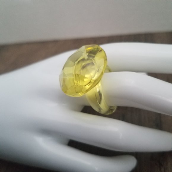 2FOR$15 Jewel Ring - Pretend Play (Yellow) - Picture 3 of 4